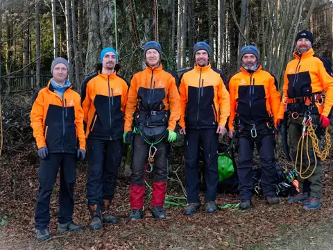 Das Team von Grassmann Baumpflege in Arbeitskleidung